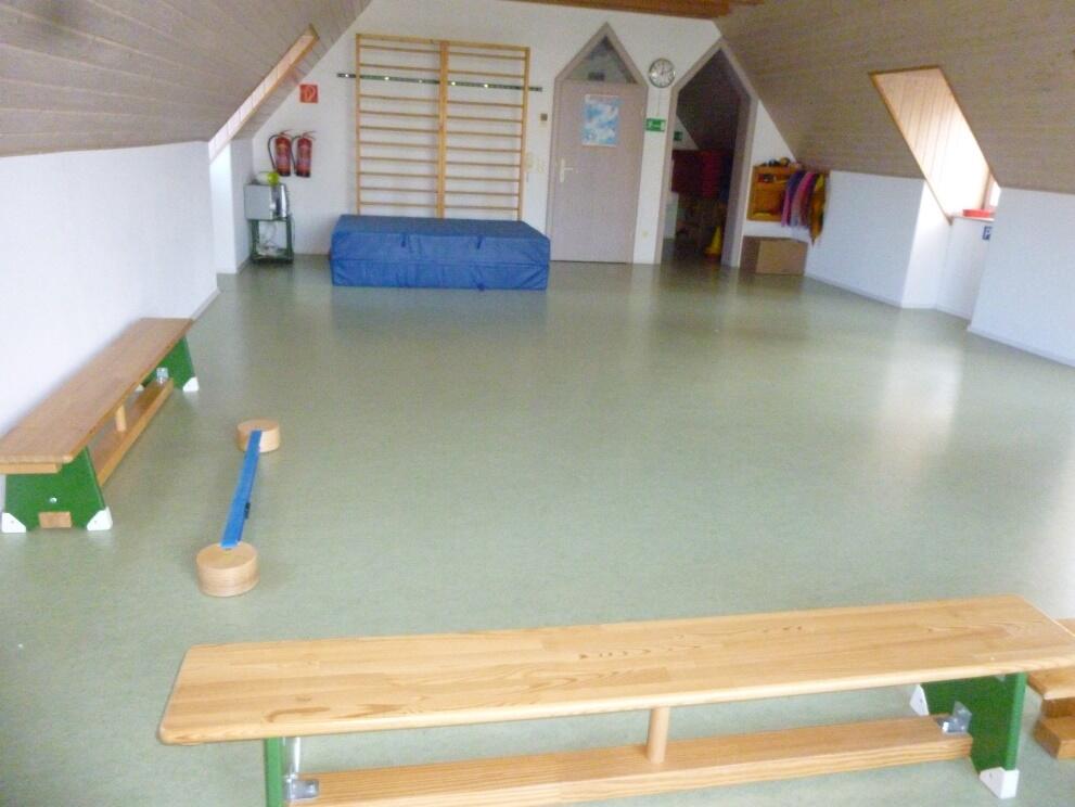 kiga_li_innen_07_turnhalle